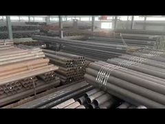 창고에서 파이프에 대한 부하